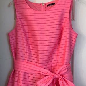 Very flattering dress!